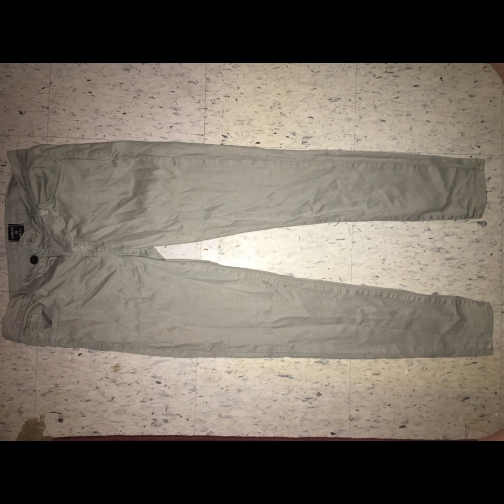Skinny khaki pants